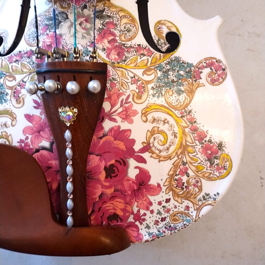 Crafting Beauty: The Unique Design Possibilities of Electric vs Acoustic Violins